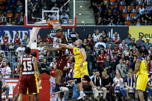 他在访谈中 他在访谈中