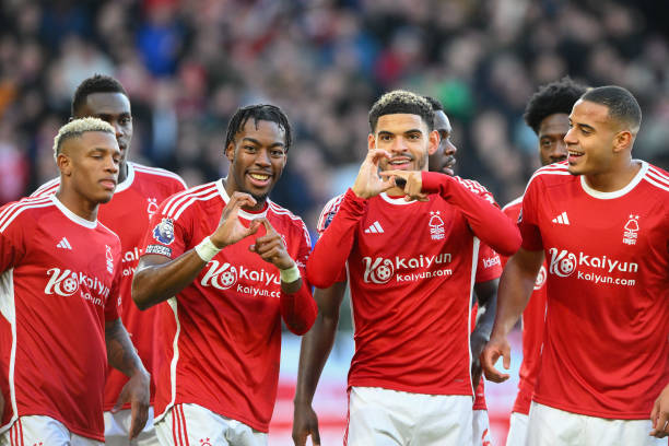 以強勢的方 以強勢的方