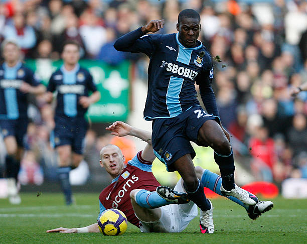 以其扎实的 以其扎实的